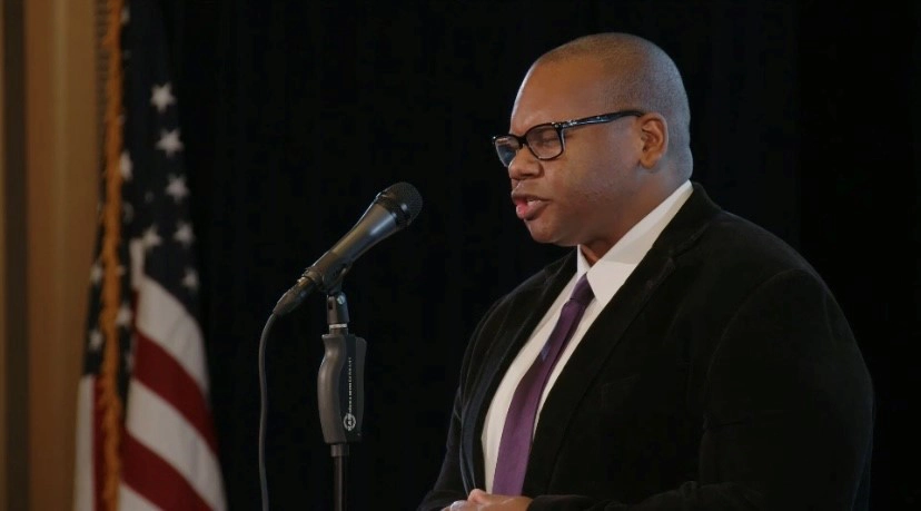 Houghton UniversityPresident, Wayne Lewis, praying at National Gathering for Prayer and Repentance in Washington D.C.