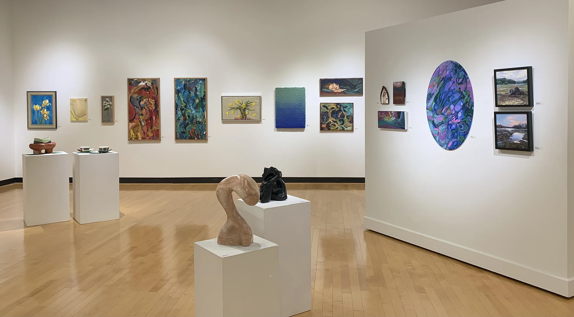 Gallery view of the Ted Murphy Exhibition at the Ortlip Gallery at ����ר��.