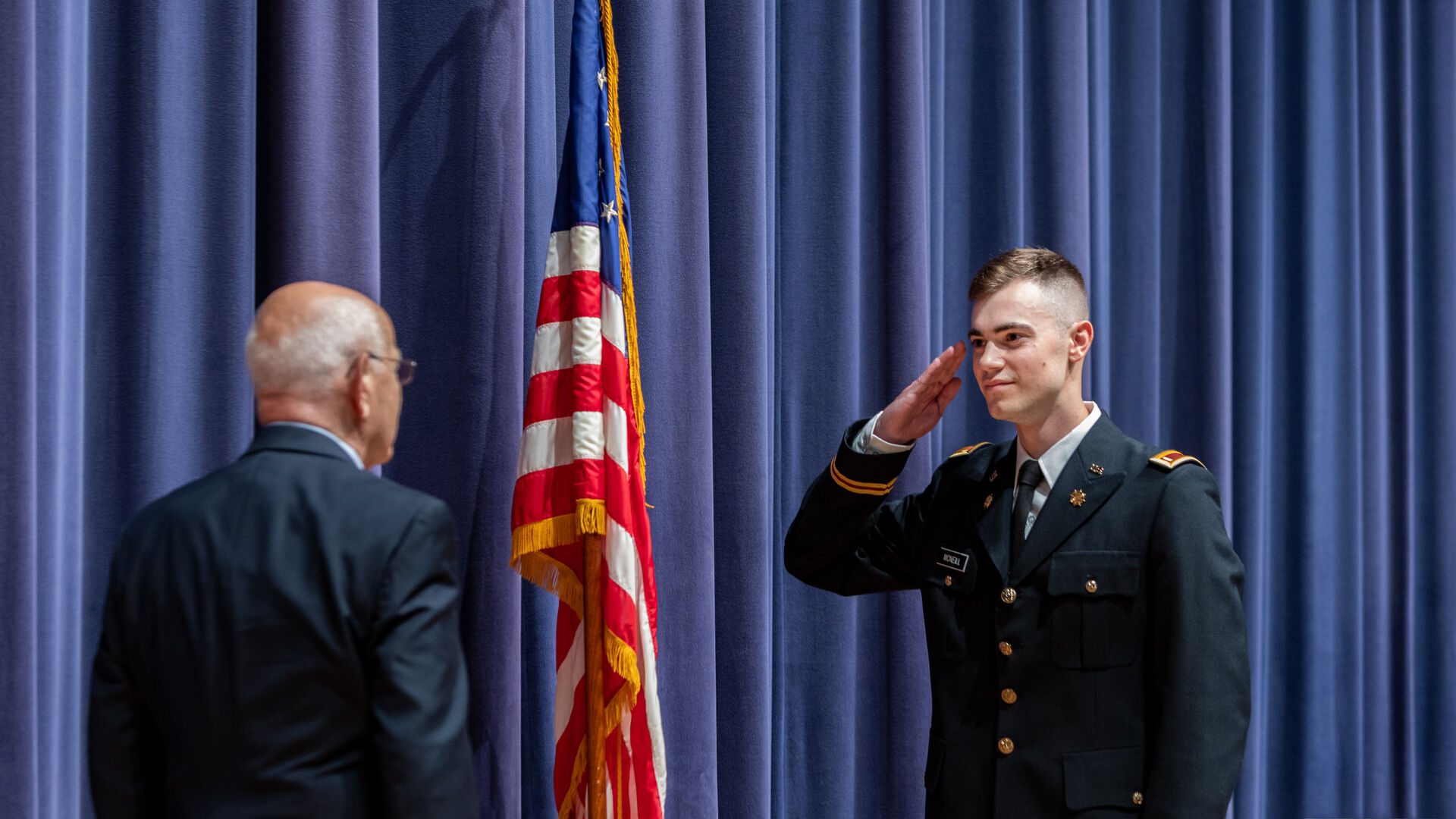 ROTC cadet at commissioning ceremony at ���Ͽ�.