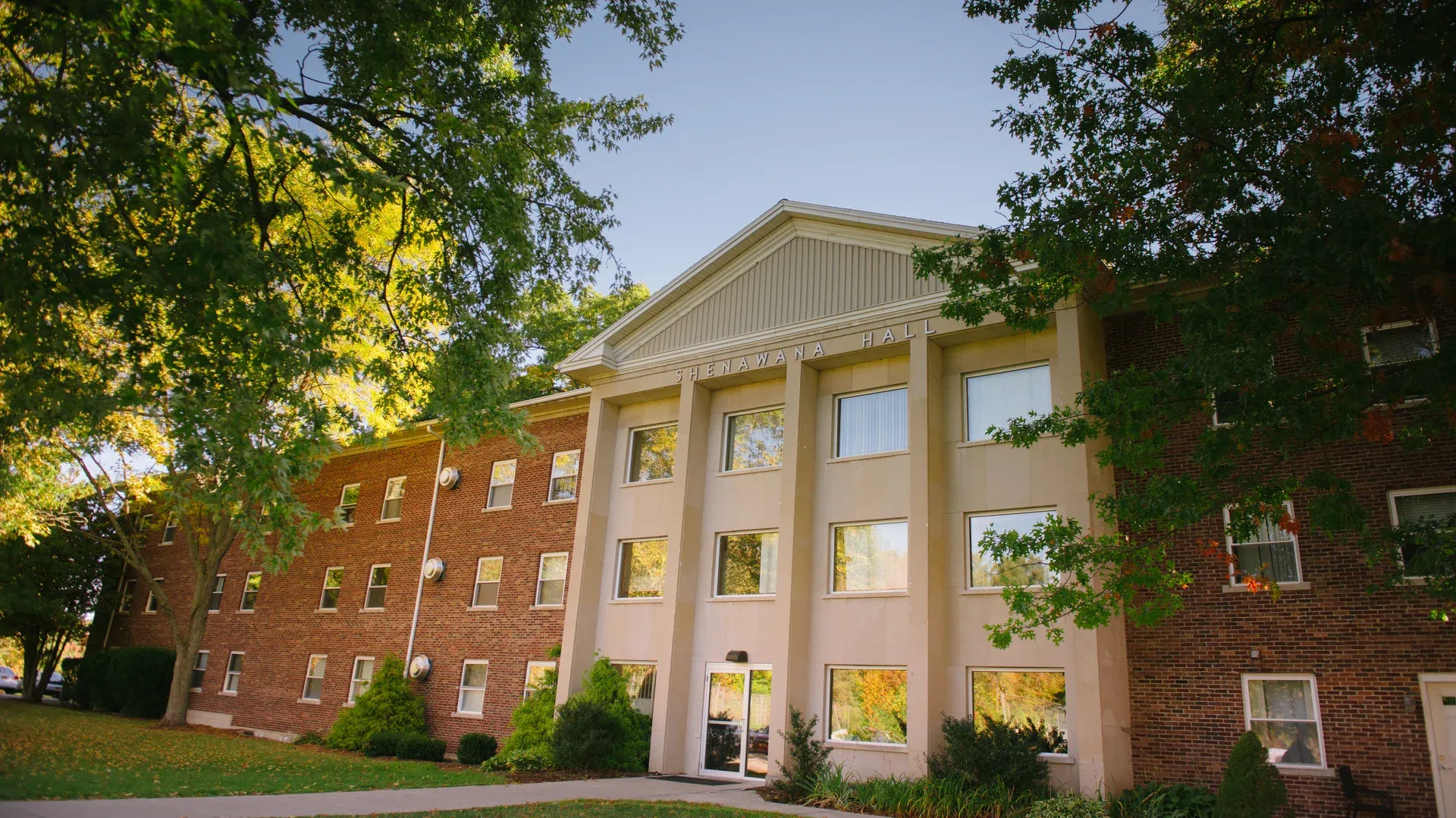 Exterior view of Shenawana Hall at Houghton University.