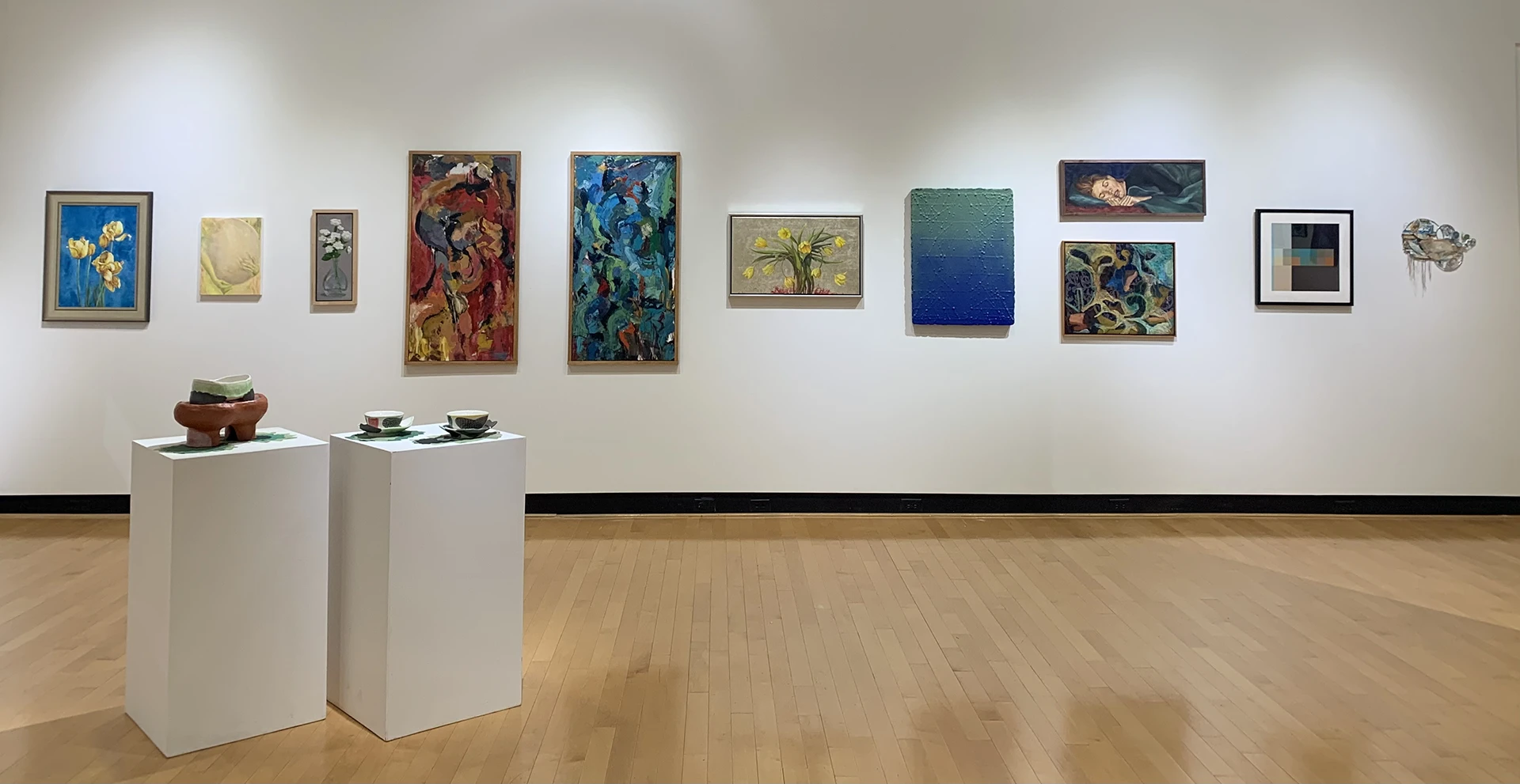 Gallery view of the Ted Murphy Exhibition at the Ortlip Gallery at ���Ͽ�.